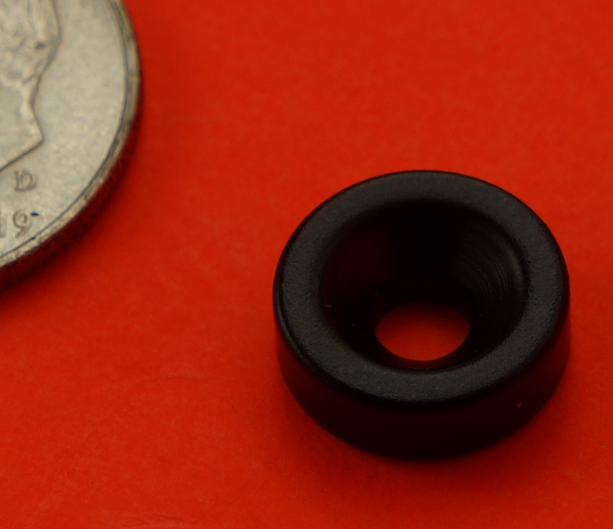 Epoxy-Ni-Cu Coated 3/8 in x 1/8 in w/Countersunk Hole Neodymium Magnets N42